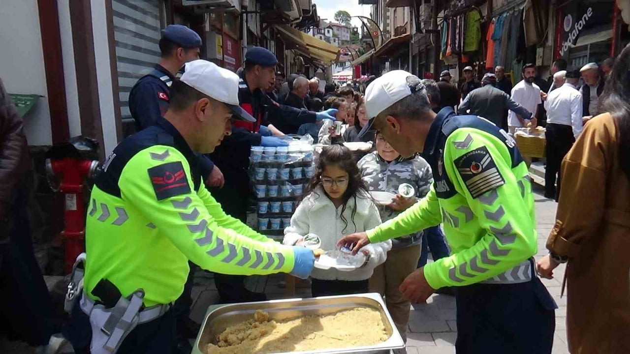 BOLU’NUN MUDURNU İLÇESİNDE GEÇTİĞİMİZ GÜNLERDE GEÇİRDİĞİ KALP KRİZİ NETİCESİNDE 27 YAŞINDA VEFAT...