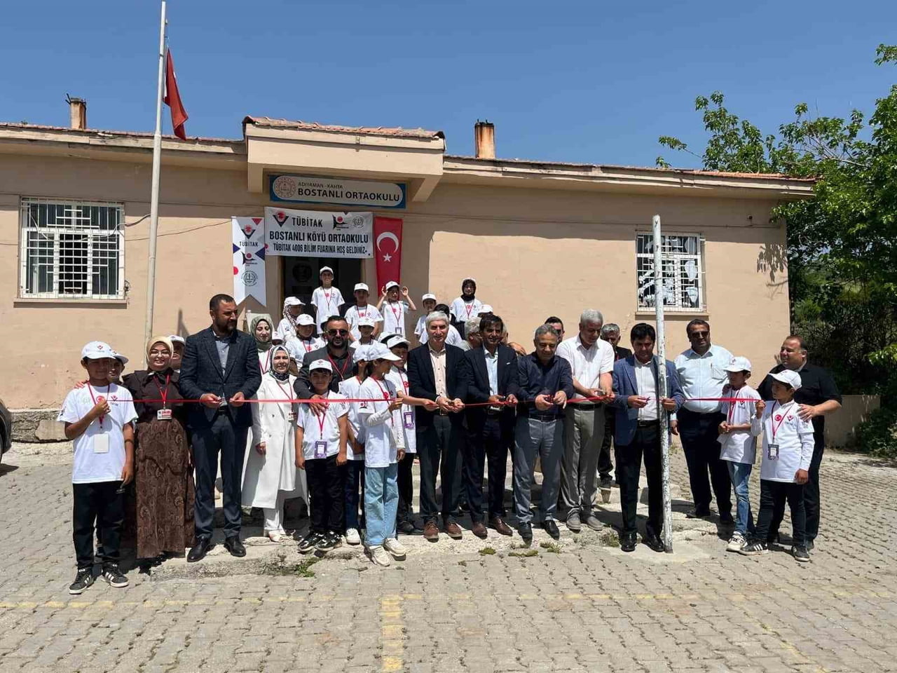 BOSTANLI KÖYÜ ÇOCUKLARINDAN BİLİMDE VE SPORDA BAŞARI
