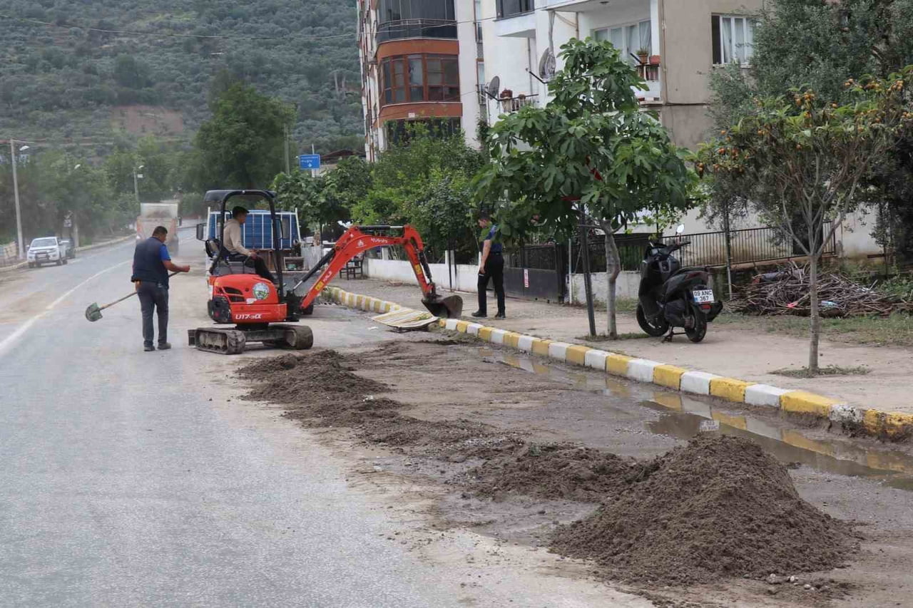 BOZDOĞAN’DA YAĞIŞIN İZLERİ SİLİNİYOR