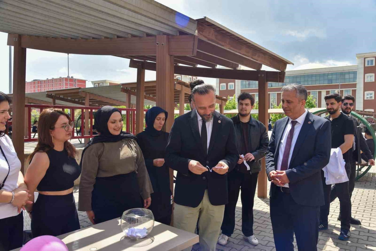 BŞEÜ’DE ‘ENGELSİZ FARKINDALIK STANDI’ KURULDU