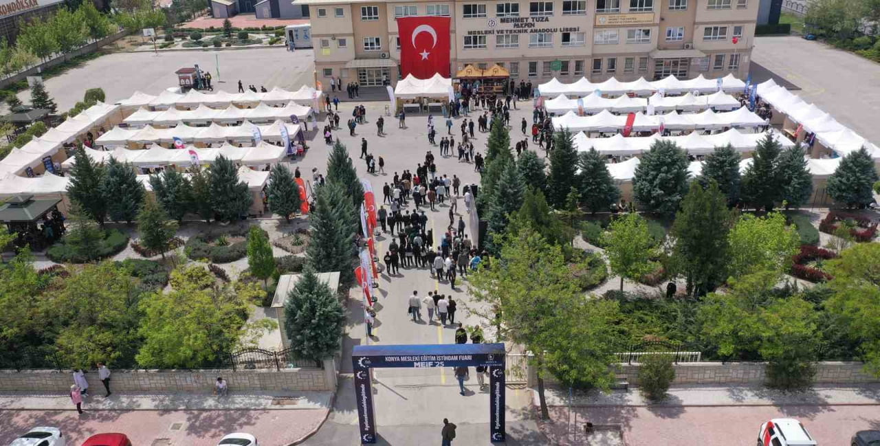 BU YIL ÜÇÜNCÜSÜ DÜZENLENECEK KONYA MESLEKİ EĞİTİM İSTİHDAM FUARI, ÖNCEKİ YILLARDA OLDUĞU GİBİ YİNE...