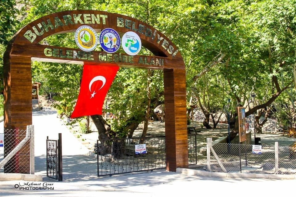 BUHARKENT BELEDİYE BAŞKANI MEHMET EROL, ALTERNATİF TURİZMİN KAPISINI ARALAYAN GELENBE MESİRE...