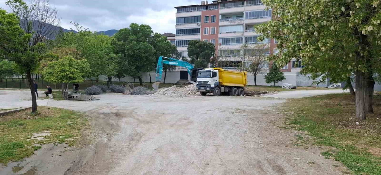 BULDAN İLÇE ŞEHİR STADI’NDA KAPSAMLI YENİLEME ÇALIŞMALARI HIZ KAZANDI. SENTETİK ÇİM, YENİLENEN...