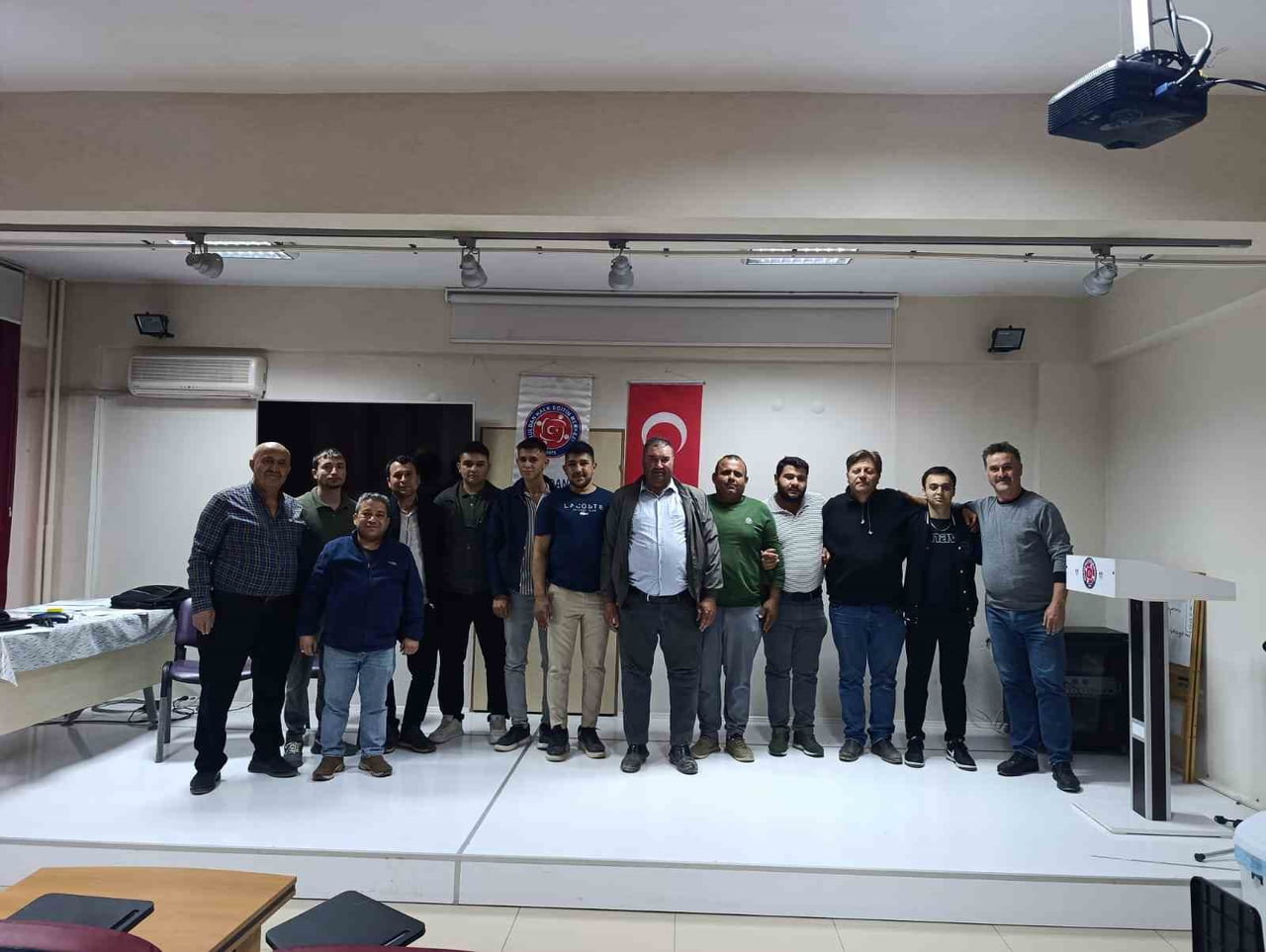 BULDAN KARA AVCILAR DERNEĞİ ÖNCÜLÜĞÜNDE DÜZENLENEN AVCILIK KURSUNDA SINAVA GİREN 21 KİŞİDEN 19’U...