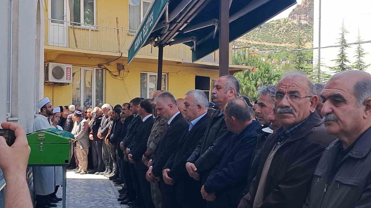 BÜLENT GEZER, BUGÜN SON YOLCULUĞUNA UĞURLANDI.