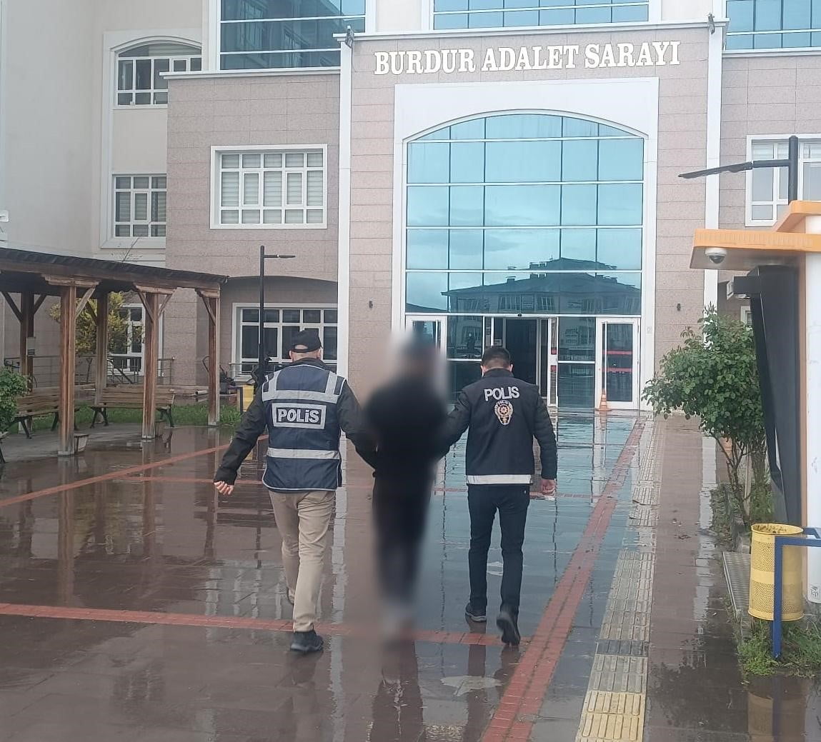 BURDUR'DA ÇALINAN MOTOSİKLET EKİPLERİN TİTİZ ÇALIŞMASI SAYESİNDE ISPARTA'DA BULUNURKEN HIRSIZLIK...