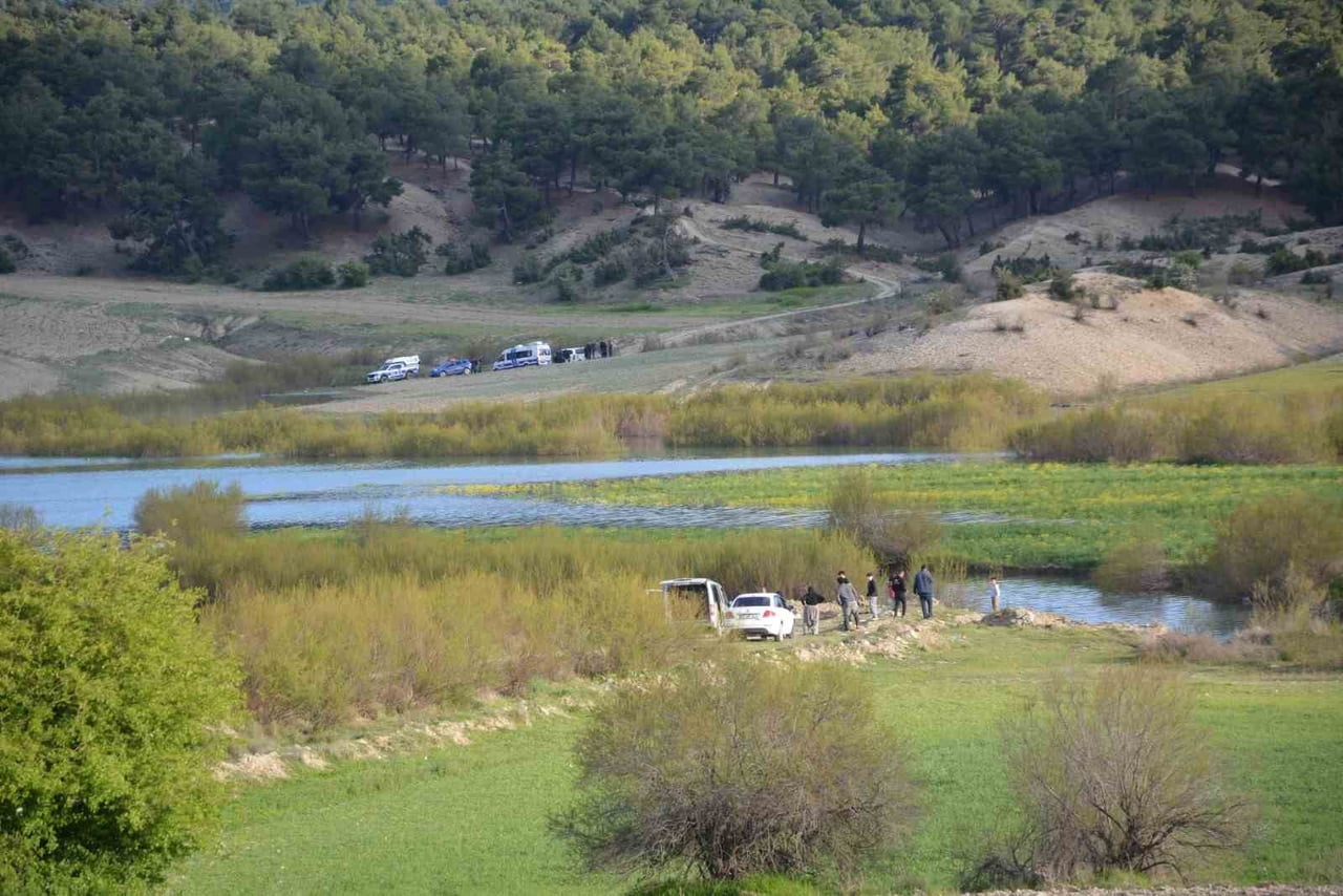 BURDUR'DA SİLAHLA VURULARAK ÖLDÜRÜLDÜKTEN SONRA ÖNCE TOPRAĞA GÖMÜLEN ARDINDAN YAKILAN KÜBRA...