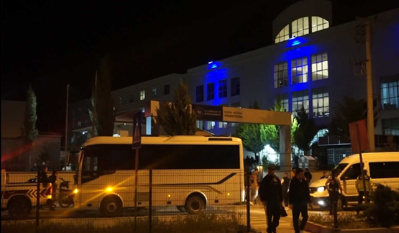 BURDUR'UN GÖLHİSAR İLÇESİNDE BULUNAN KYK YURDUNDA TEMİZLİK MALZEMELERİN DEVRİLEREK TEPKİMEYE...