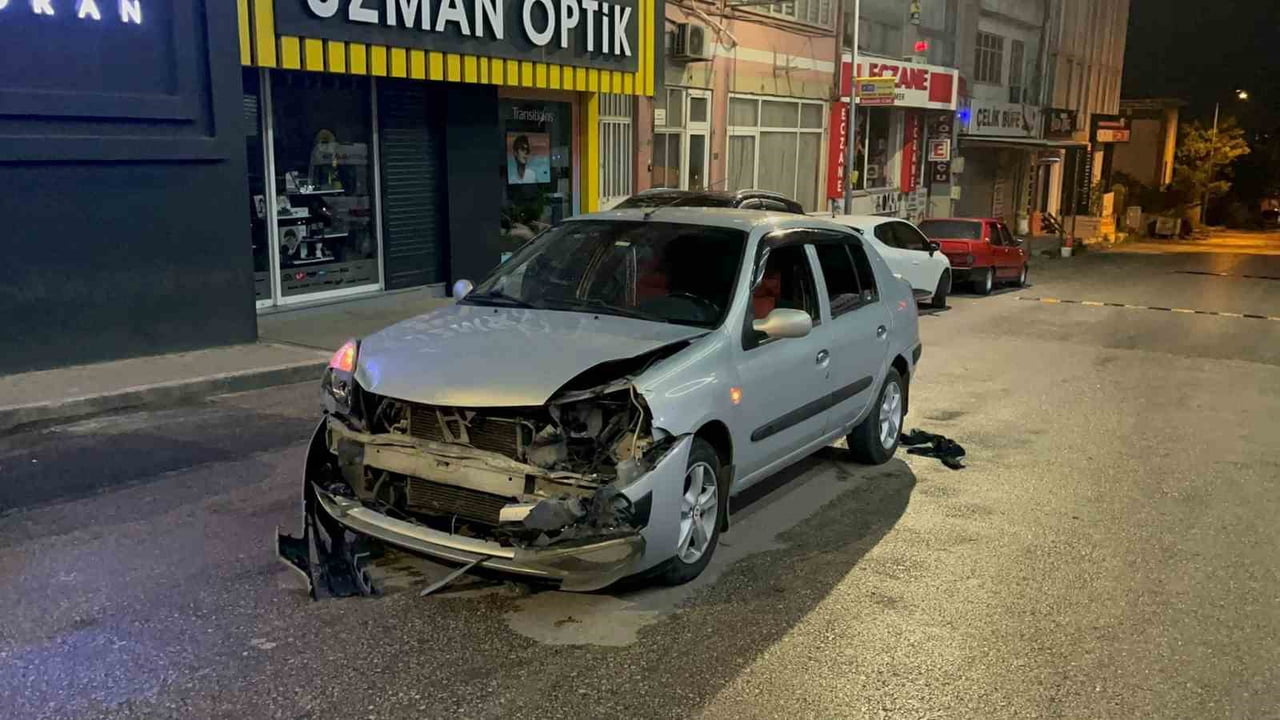 BURSA'DA İDDİAYA GÖRE 17 YAŞINDAKİ GENÇ, SEVDİĞİ KIZI KENDİSİNE VERMEYEN KAYINBABASINI SİLAHLA...