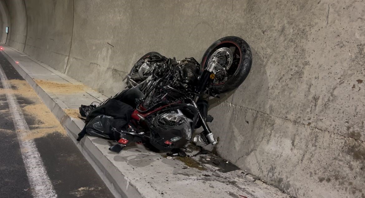 BURSA'DA ORHANELİ YOLUNDA OTOMOBİLİN ÇARPTIĞI MOTOSİKLETİN SÜRÜCÜSÜ PROFESYONEL SESLENDİRME...