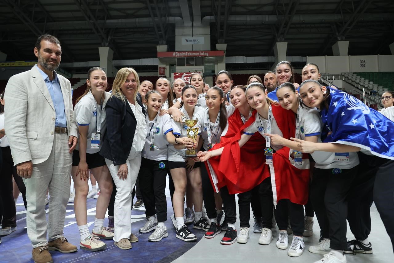BURSA'DA SPOR ŞENLİKLERİNDE KARDEŞLİK RÜZGARI ESTİ