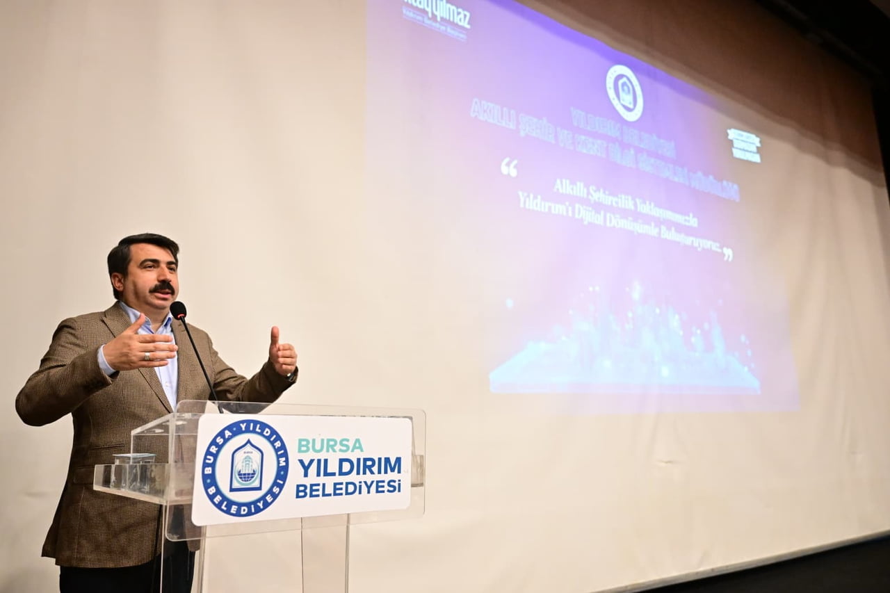 BURSA'DA YILDIRIM BELEDİYESİ, DİJİTAL DÖNÜŞÜM VİZYONUNU PERSONELİNE VERDİĞİ YAPAY ZEKA EĞİTİMİ İLE...
