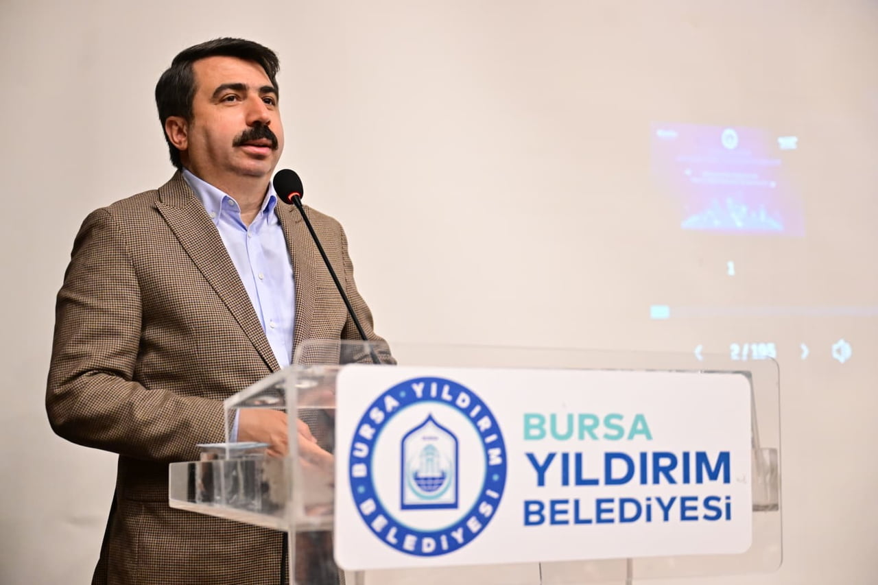 BURSA'DA YILDIRIM BELEDİYESİ, DİJİTAL DÖNÜŞÜM VİZYONUNU PERSONELİNE VERDİĞİ YAPAY ZEKA EĞİTİMİ İLE...