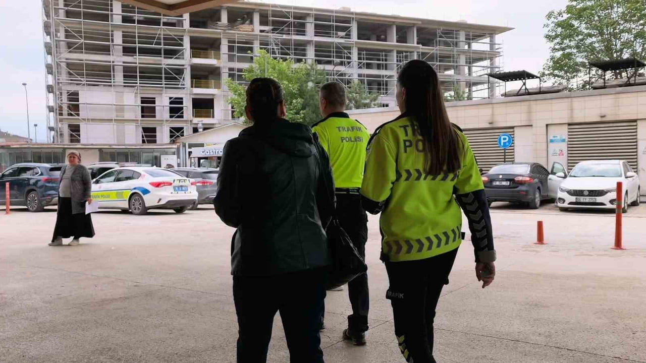 BURSA'NIN İNEGÖL İLÇESİNDE ÇEVRE YOLUNDA YAKLAŞIK 3 KİLOMETRE BOYUNCA TERS YÖNDE İLERLEYEN...