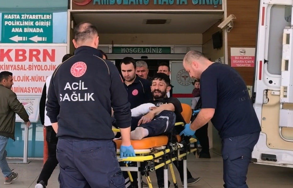 BURSA'NIN İNEGÖL İLÇESİNDE DEMİR SAC KESİMİ YAPAN GENÇ, SPİRAL TAŞININ FIRLAMASI SONUCU...