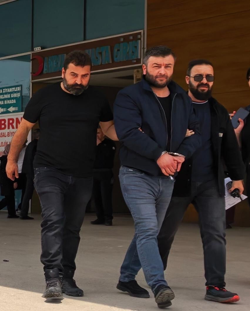 BURSA'NIN İNEGÖL İLÇESİNDE NARKOTİK BÜRO AMİRLİĞİ EKİPLERİ UYUŞTURUCU TACİRİNİ KISKIVRAK YAKALADI....