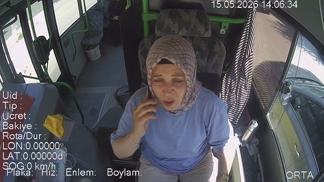 BURSA'NIN İNEGÖL İLÇESİNDE SEYİR HALİNDEKİ HALK OTOBÜSÜNDE FENALAŞAN YAŞLI YOLCU, KADIN ŞOFÖRÜN...
