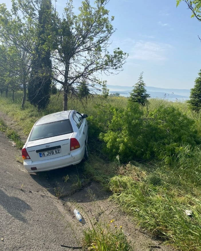 BURSA-BALIKESİR KARA YOLU BURSA İSTİKAMETİ KARAKOCA MEVKİİNDE MEYDANA GELEN TRAFİK KAZASINDA...