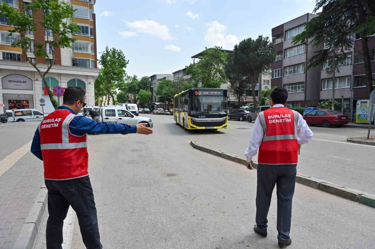 BURSA BÜYÜKŞEHİR BELEDİYESİ, HAVA SICAKLIKLARININ ARTMASIYLA BİRLİKTE TOPLU TAŞIMA ARAÇLARINDA...