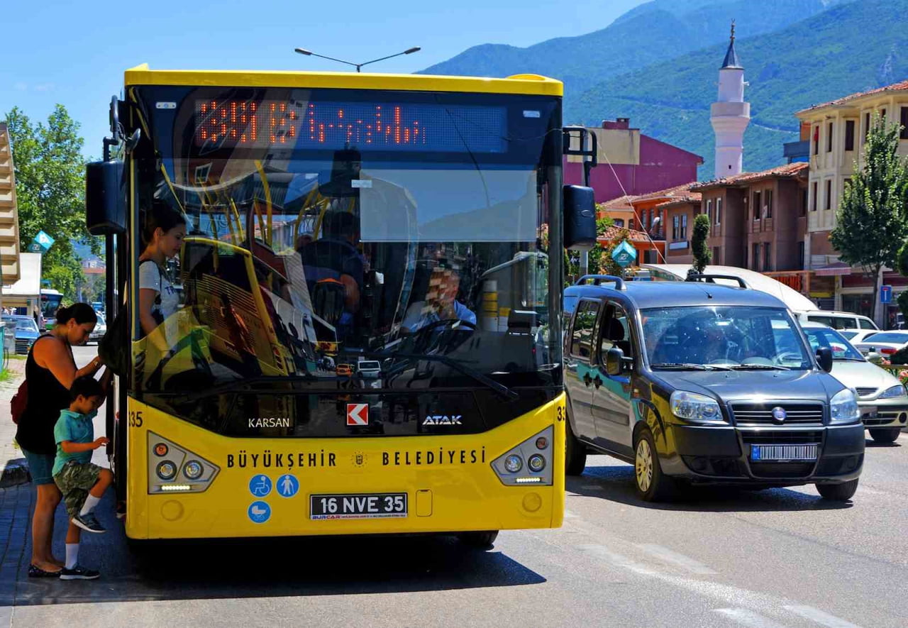 BURSA BÜYÜKŞEHİR BELEDİYESİ, KENTTE HUZURLU BİR BAYRAM YAŞANMASI İÇİN HER TÜRLÜ ÖNLEMİ...