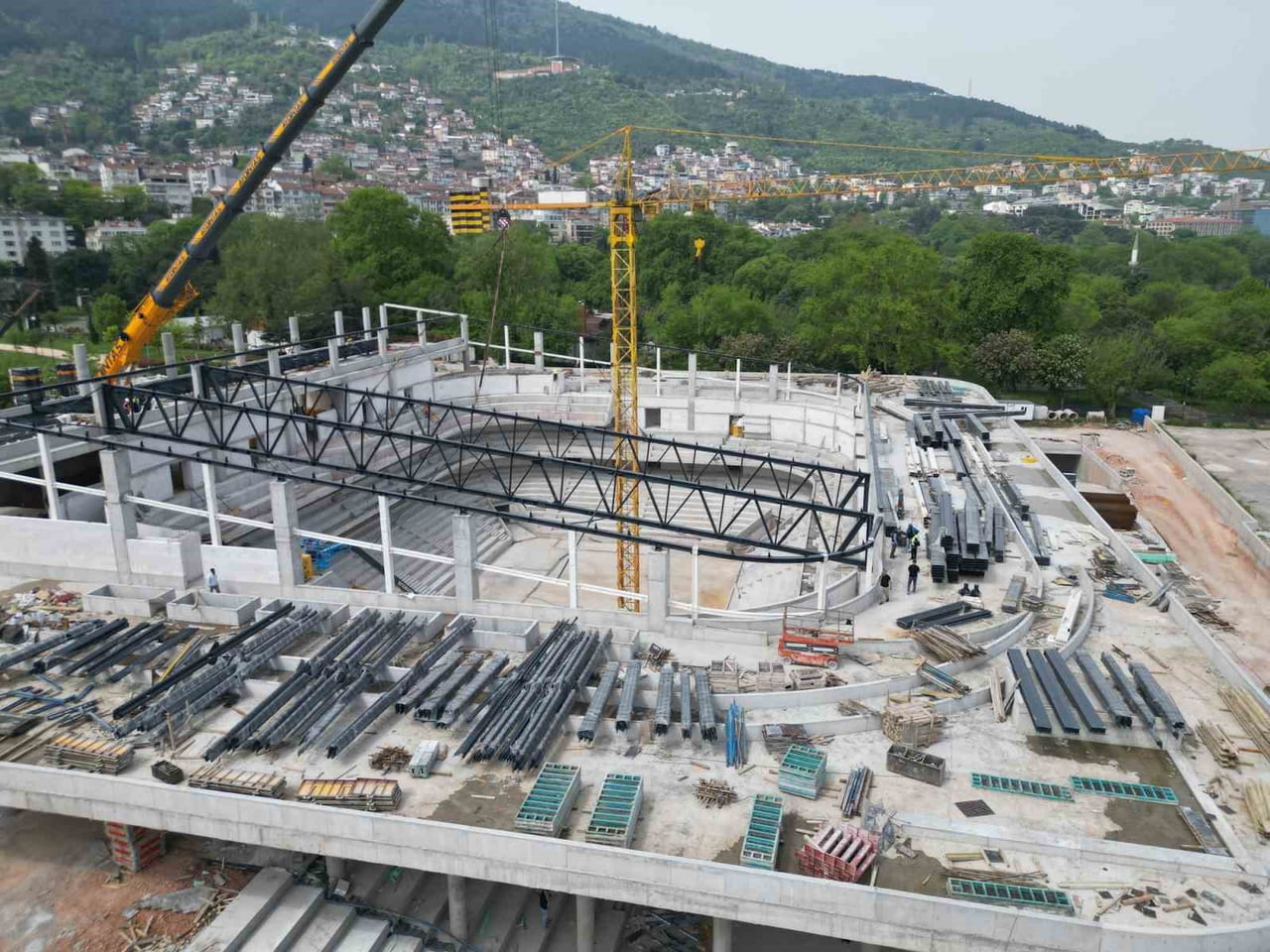BURSA BÜYÜKŞEHİR BELEDİYESİ TARAFINDAN TEKRAR AYAĞA KALDIRILAN KENTİN SİMGE YAPILARINDAN ATATÜRK...