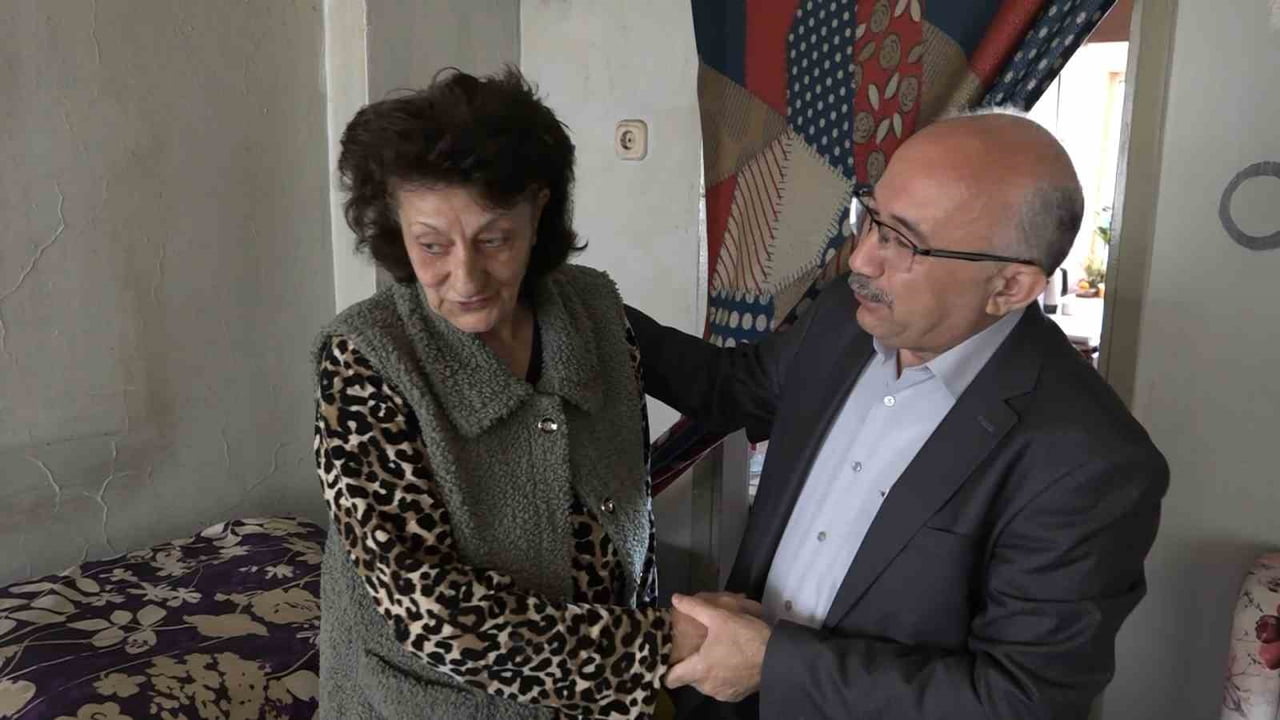 BURSA’DA ENGELLİ BİREYLERİN YÜZÜ, BAYRAM ÖNCESİ HEDİYE EDİLEN AKÜLÜ VE MANUEL TEKERLEKLİ...
