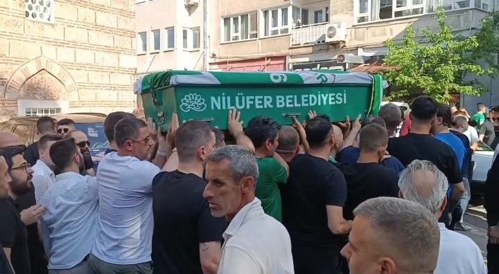 BURSA’DA GEÇİRDİĞİ MOTOSİKLET KAZASINDA HAYATINI KAYBEDEN BURSASPOR TARAFTAR GRUBU TEKSAS’IN ESKİ...