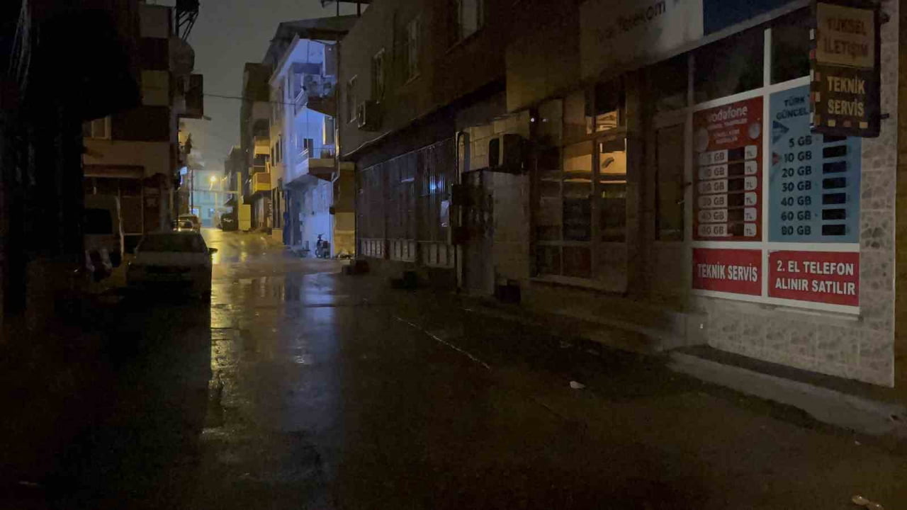 BURSA’DA İDDİAYA GÖRE SÜRÜCÜNÜN GÖRMEDİĞİ 4 YAŞINDAKİ KIZ, ARACIN ALTINDA KALDI. ARKADAŞLARININ...