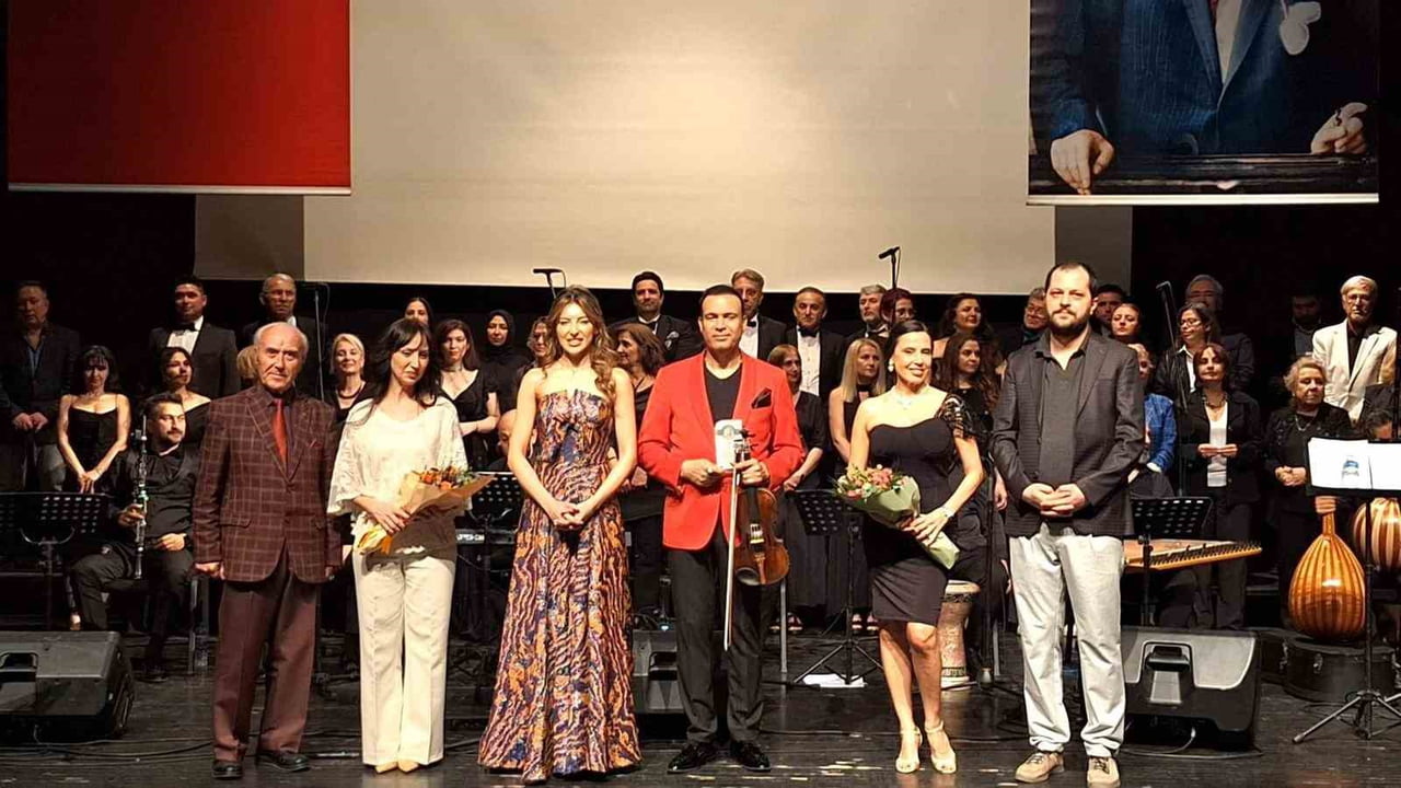 BURSA’DA SANAT MÜZİĞİ TUTKUNLARI, MCS MÜZİK BÜNYESİNDE FAALİYET GÖSTEREN PRUSA TÜRK SANAT MÜZİĞİ...