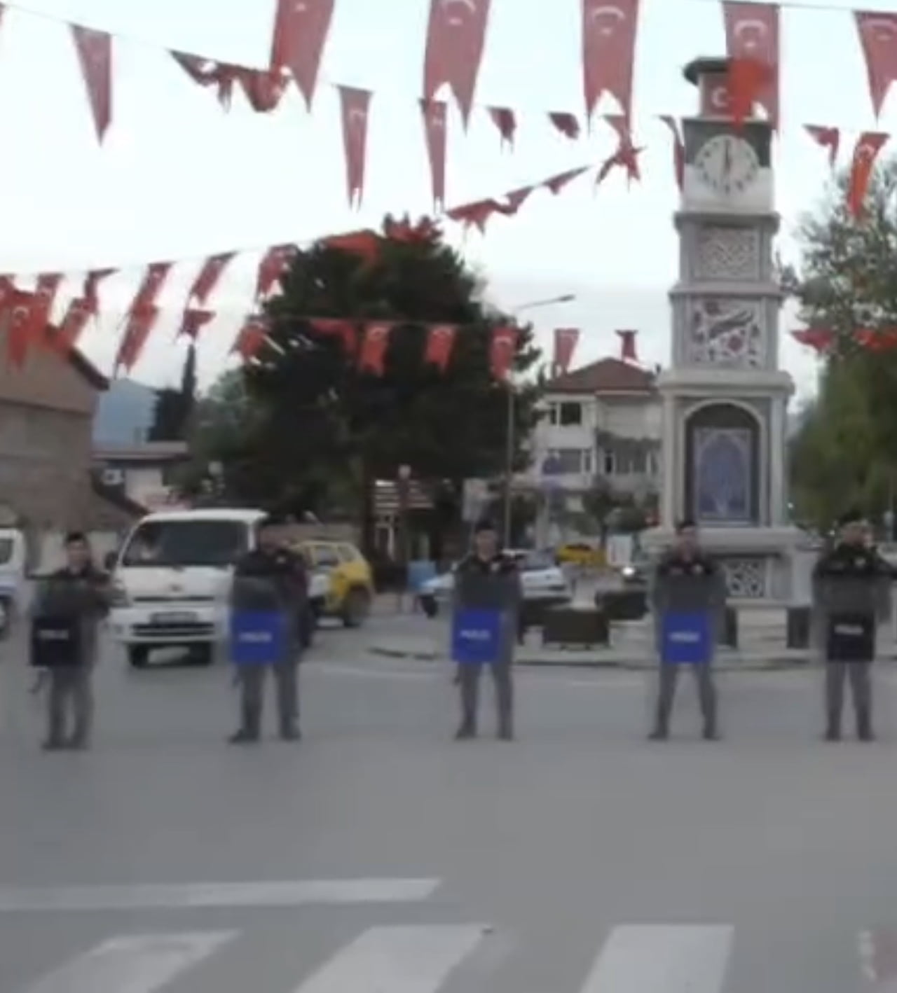 BURSA’DA UYUŞTURUCU OPERASYONU : 11 ŞÜPHELİ TUTUKLANDI