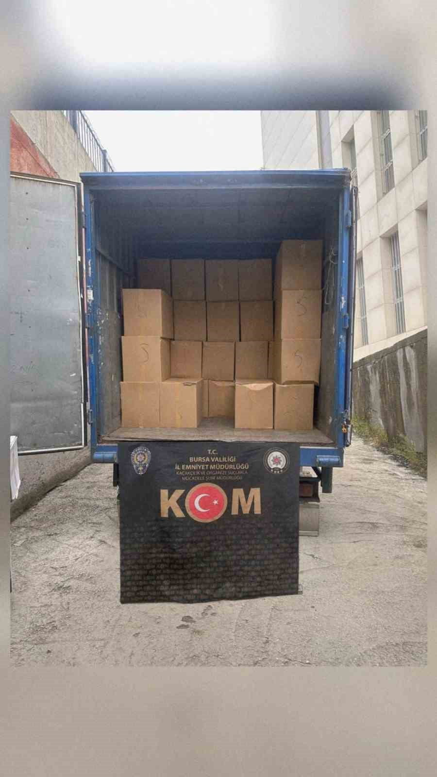 BURSA İL EMNİYET MÜDÜRLÜĞÜ KAÇAKÇILIK VE ORGANİZE SUÇLARLA MÜCADELE (KOM) ŞUBE MÜDÜRLÜĞÜ EKİPLERİ...