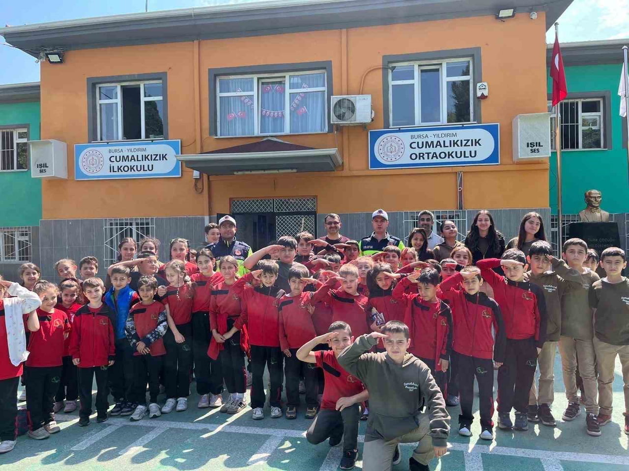 BURSA İL JANDARMA KOMUTANLIĞI, 02-08 MAYIS "TRAFİK HAFTASI" ÇERÇEVESİNDE KENT GENELİNDE...