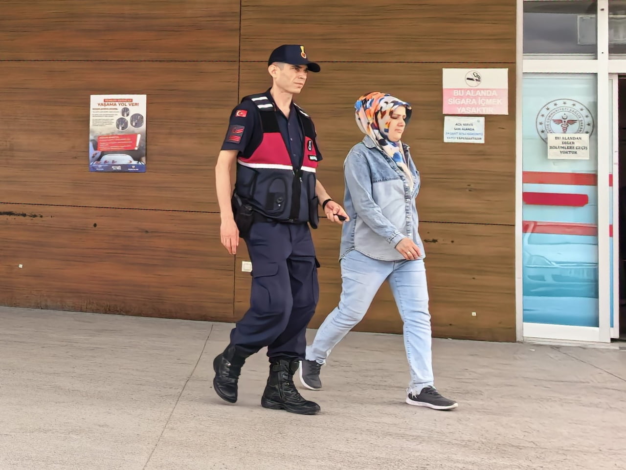 BURSA’NIN İNEGÖL İLÇESİNDE MEYDANA GELEN OLAYDA HAMAMA GELEN KADININ KREDİ KARTINI ÇALIP HARCAMA...
