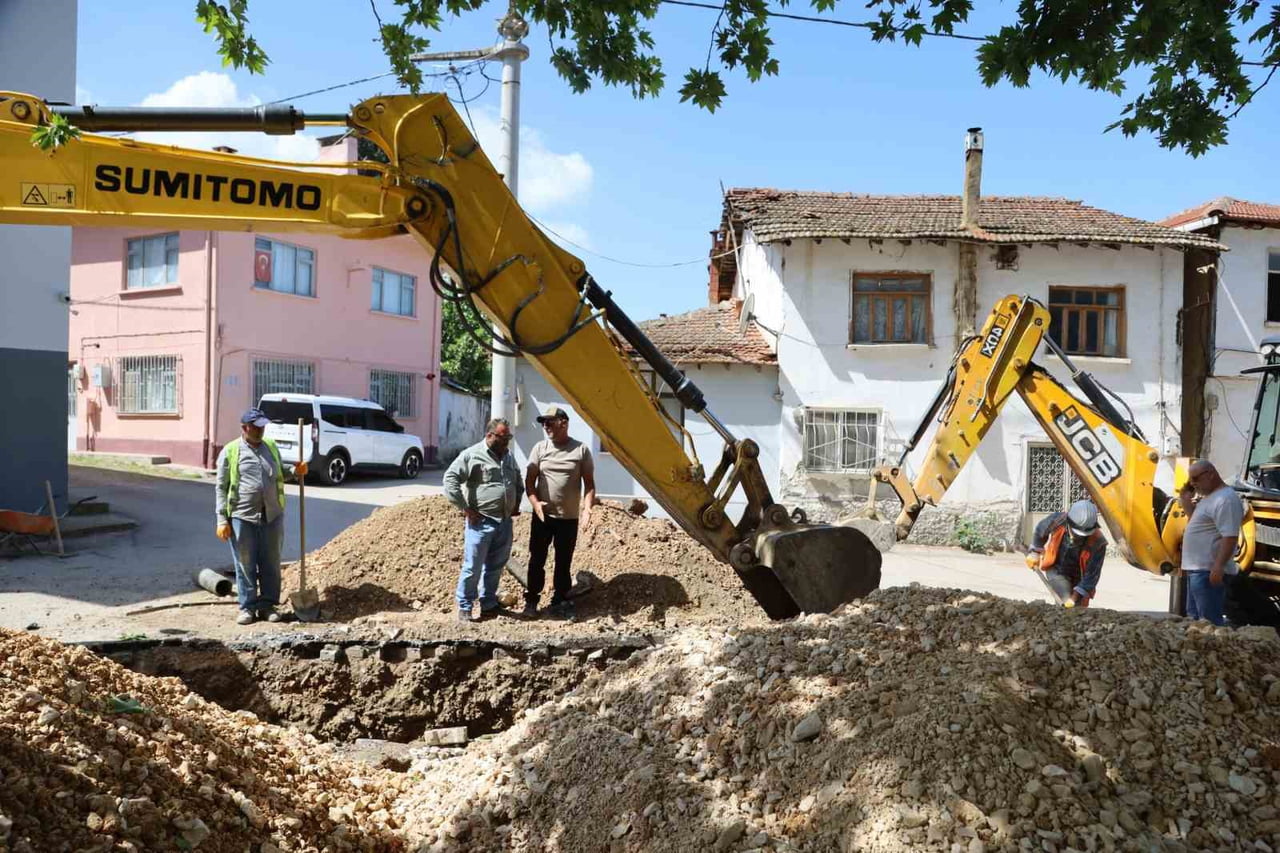 BURSA’YI ALTYAPI YATIRIMLARIYLA DAHA GÜÇLÜ VE SAĞLIKLI BİR HALE GETİRMEK İÇİN ÇALIŞMALARINI...