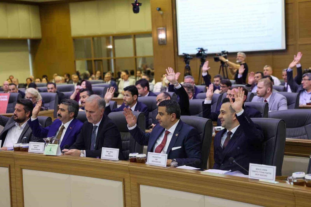 BUSKİ GENEL KURULU’NDA HEM SU TARİFESİNDE VATANDAŞIN FATURASINDA İNDİRİM SAĞLAYACAK KADEME...