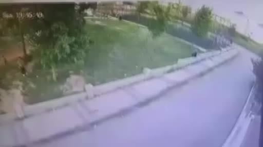 Büyükçekmece’de 16 yaşındaki çocuk bıçaklı kavgada hayatını kaybetti: Kavga anı güvenlik...