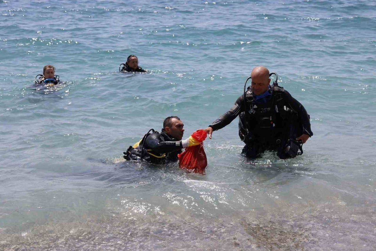 BÜYÜKŞEHİR BELEDİYESİ ‘ANTALYA İLİ DENİZ ÇÖPLERİ EYLEM PLANI’(DÇEP) KAPSAMINDA, VATANDAŞLARIN...