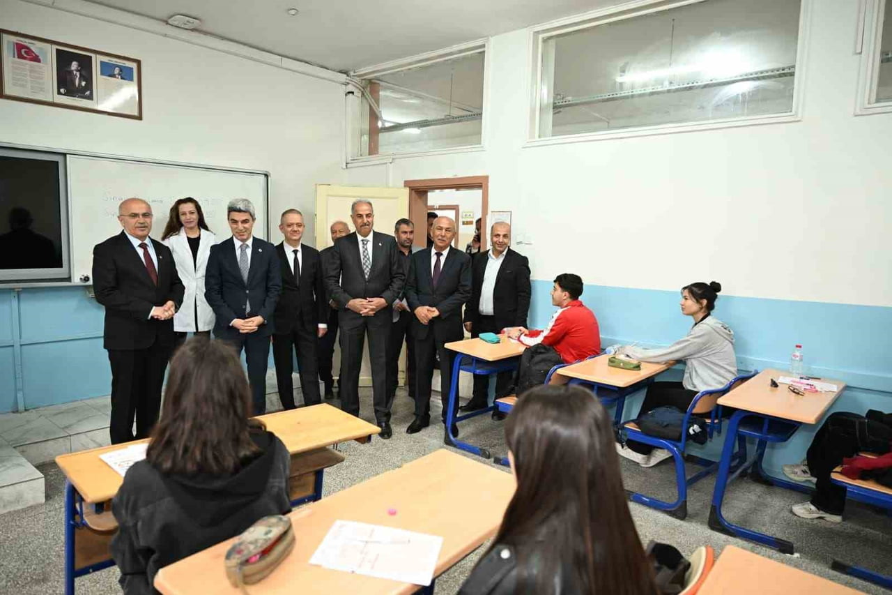 BÜYÜKŞEHİRDEN EĞİTİME ÖNEMLİ DESTEK