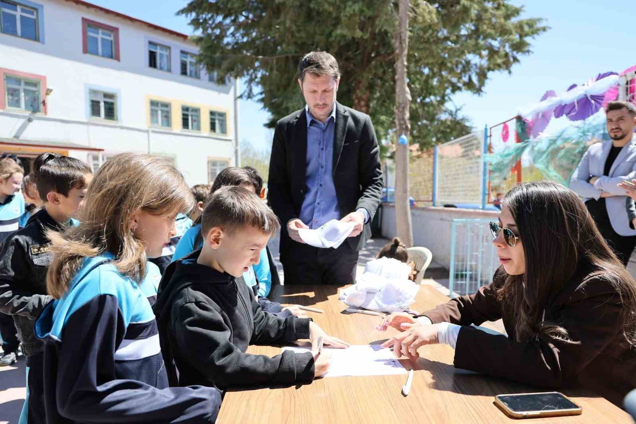 ÇAMELİ’DE DÜZENLENEN MASAL FESTİVALİ, ÇOCUKLARI ANADOLU MASALLARININ BÜYÜLÜ DÜNYASIYLA...