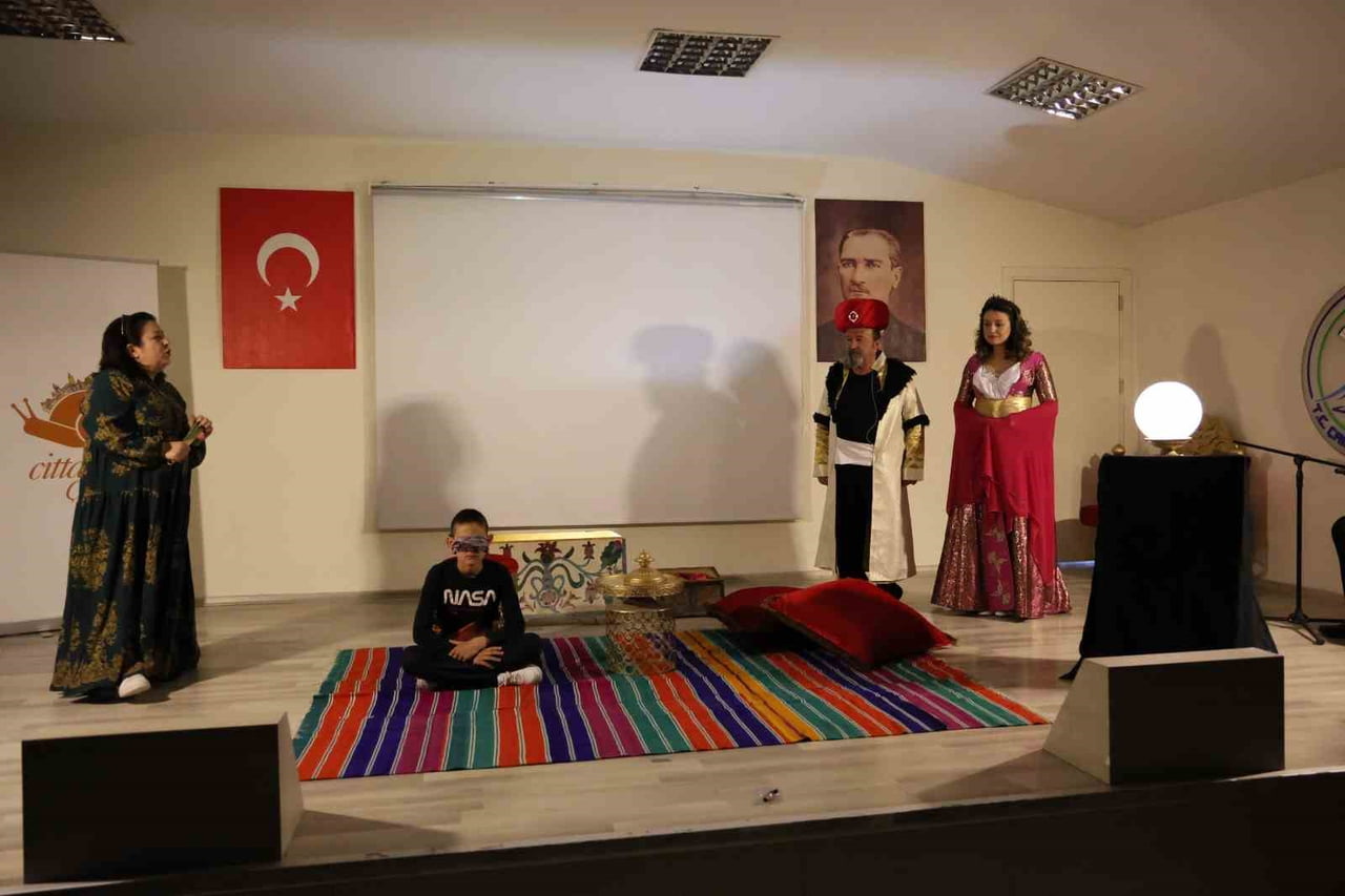 ÇAMELİ’DE DÜZENLENEN MASAL FESTİVALİ’NİN AKŞAM ETKİNLİKLERİ, AİLE EĞİTİMİ SEMİNERİ VE MASAL...