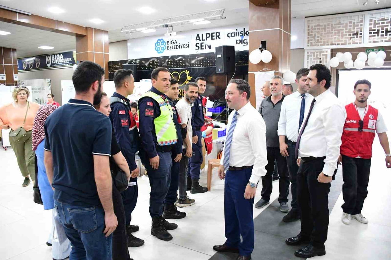 ÇANAKKALE'NİN BİGA İLÇESİNDE 'BUGÜN OKULUMDA KAN-PANYA VAR' ETKİNLİĞİ İLE KAN BAĞIŞI...