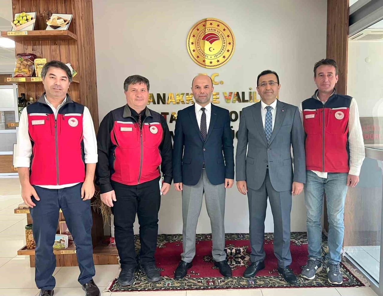 ÇANAKKALE'YE BİR TAKIM ZİYARETLER İÇİN GELEN TARIM VE ORMAN BAKANLIĞI TARIM REFORMU GENEL MÜDÜR...