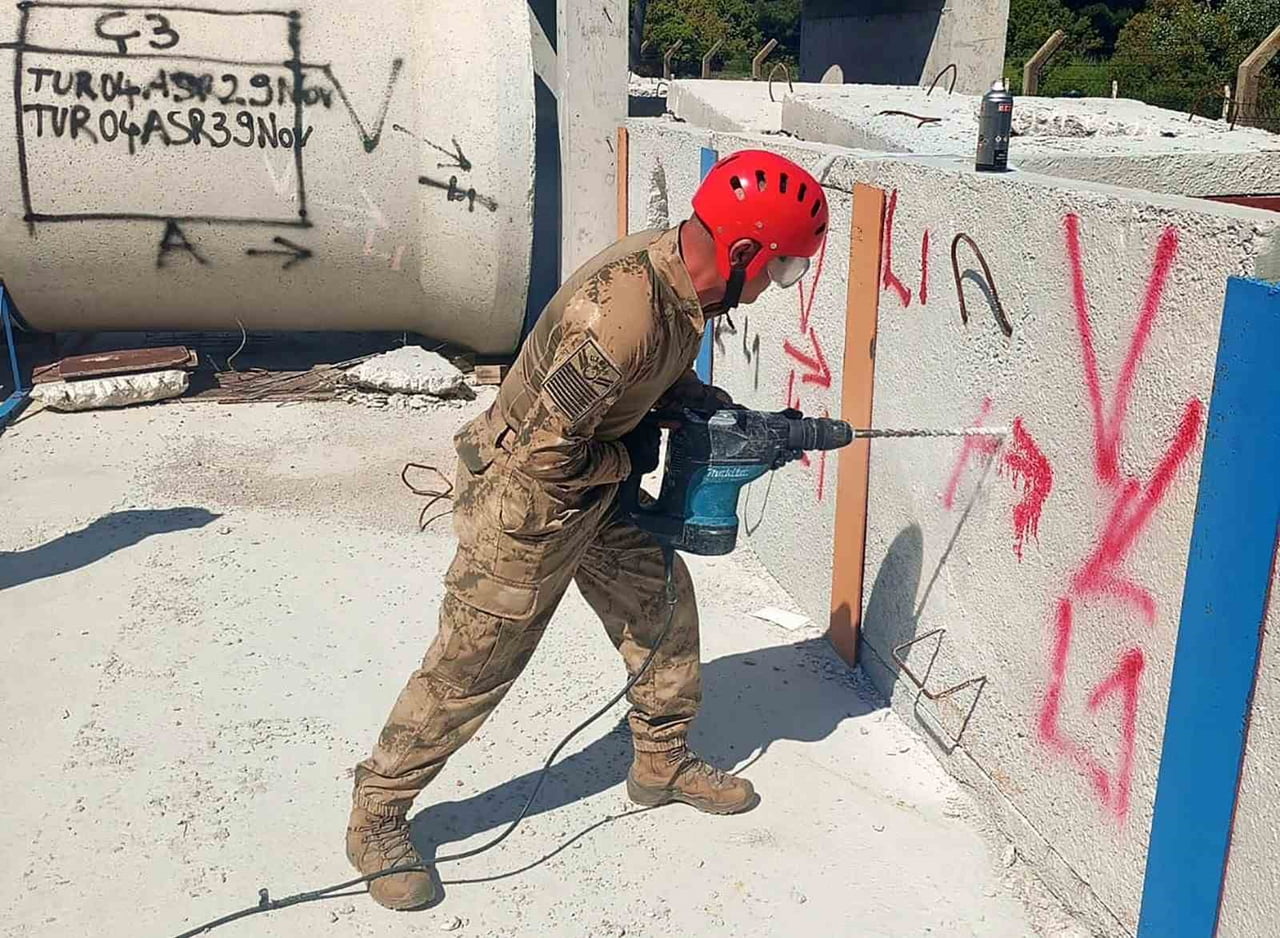 ÇANAKKALE AFET VE ACİL DURUM YÖNETİMİ BAŞKANLIĞI MÜDÜRLÜĞÜ PERSONELİ TARAFINDAN ASKERİ PERSONELE...