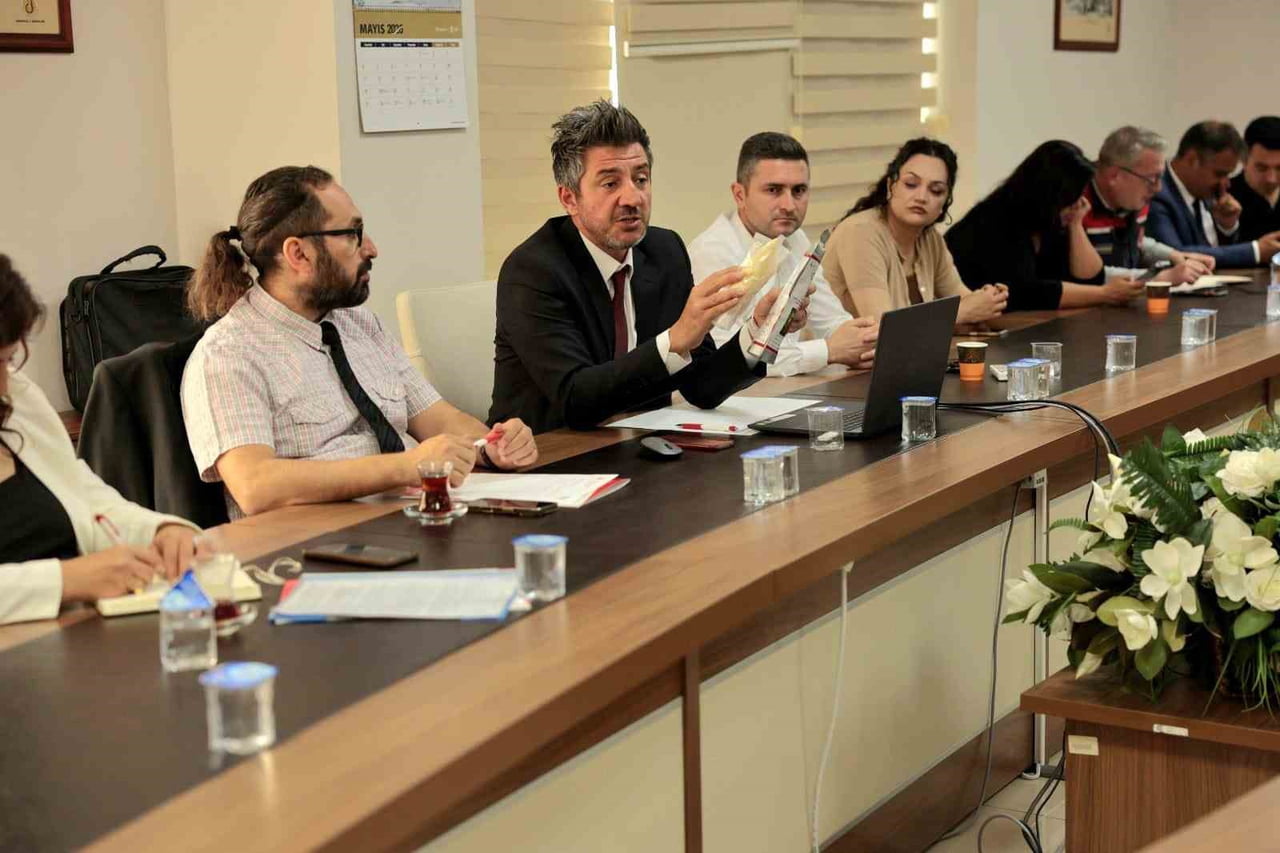 ÇANAKKALE’DE BUZAĞI KAYIPLARININ AZALTILMASINA YÖNELİK ÇALIŞMALAR ÇERÇEVESİNDE ‘MİLLİ KOLOSTRUM...