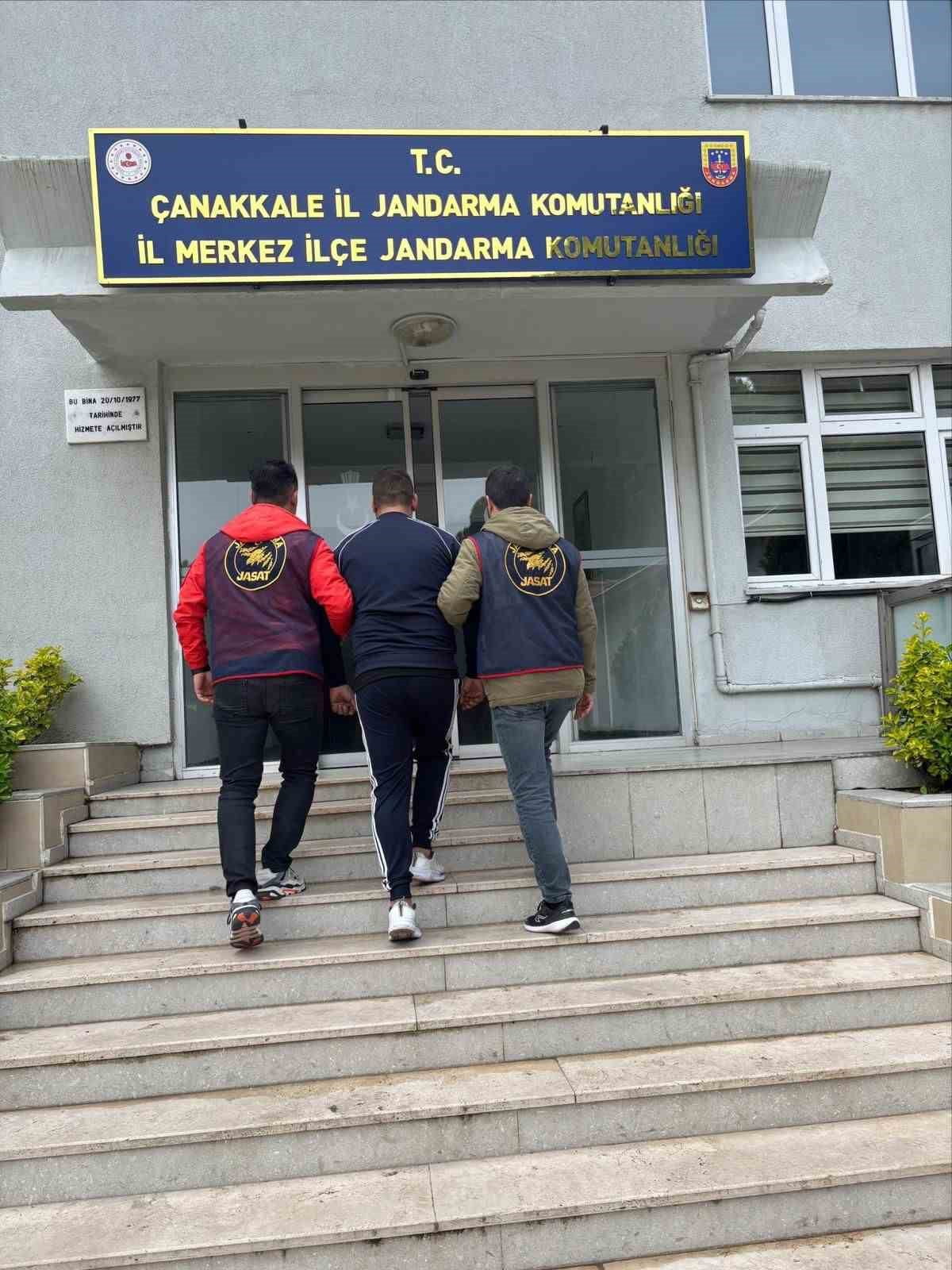 ÇANAKKALE’DE JANDARMA EKİPLERİNCE YAPILAN ÇALIŞMALAR SONUCUNDA ÇEŞİTLİ SUÇLARDAN ARANAN 51...