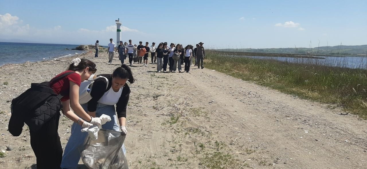 ÇANAKKALE İBRAHİM BODUR ANADOLU LİSESİ ÖĞRENCİLERİ ÇARDAK SULAK ALANINDA KUŞ GÖZLEMİ ARDINDAN...