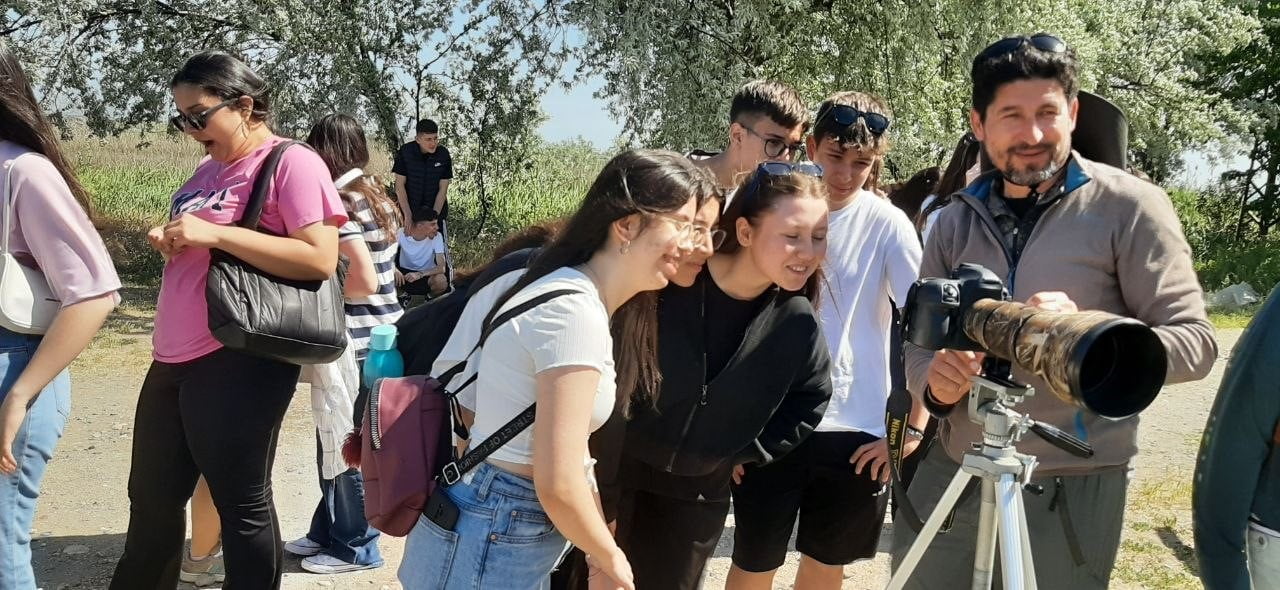 ÇANAKKALE İBRAHİM BODUR ANADOLU LİSESİ ÖĞRENCİLERİ ÇARDAK SULAK ALANINDA KUŞ GÖZLEMİ ARDINDAN...