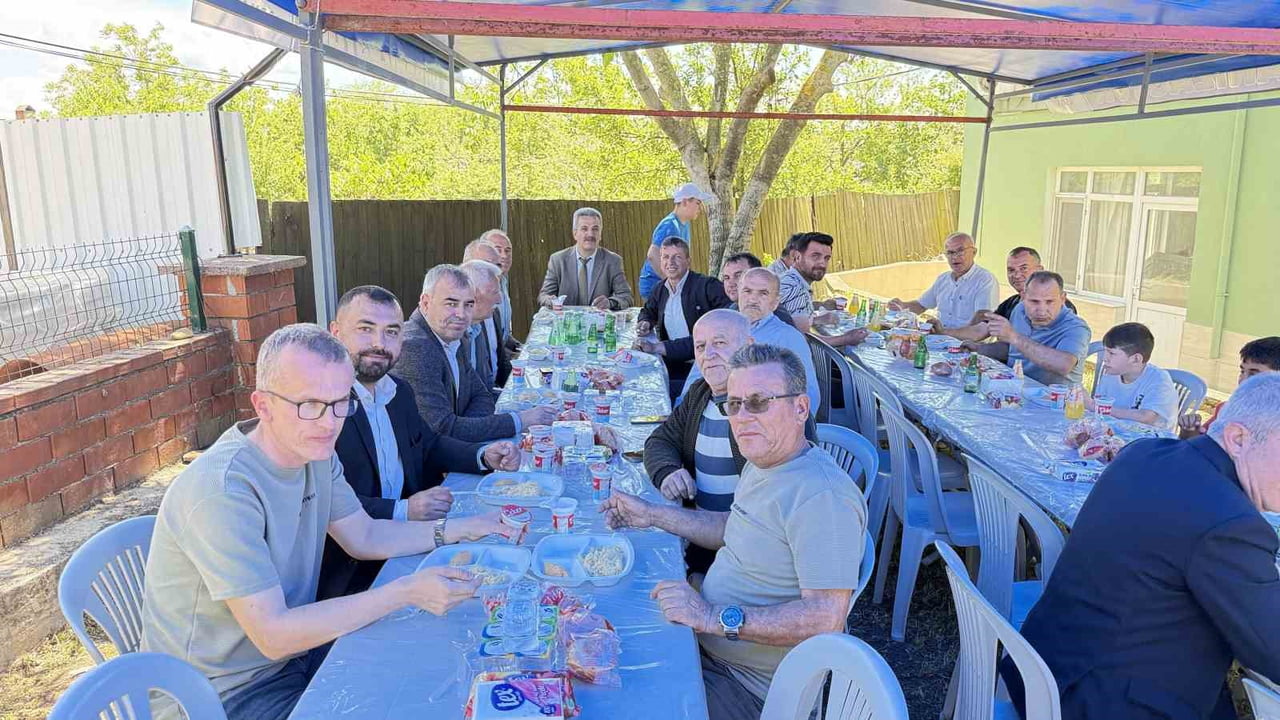 ÇANAKKALE’NİN ÇAN İLÇESİNE BAĞLI AHLATLIBURUN KÖYÜNDE DÜZENLENEN GELENEKSEL KÖY HAYRI 3 BİN...