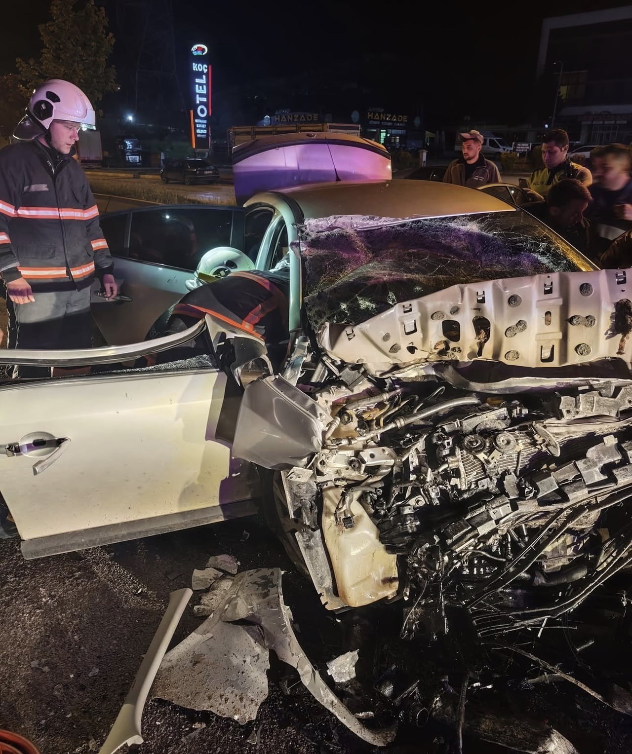 ÇANKIRI’DA OTOMOBİL İLE KAMYONUN ÇARPIŞMASI SONUCU MEYDANA GELEN KAZADA 1 KİŞİ HAYATINI KAYBETTİ...