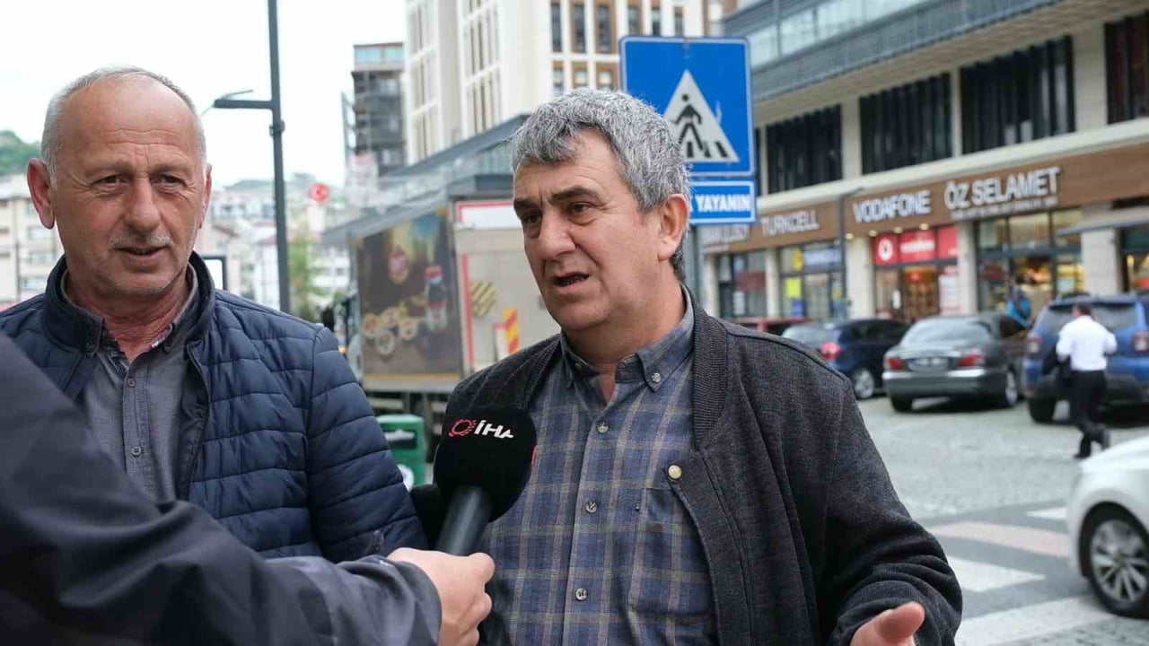 ÇAYIN BAŞKENTİ RİZE’DE KİLOGRAM BAŞINA AÇIKLANAN 35 TL’LİK 2026 YAŞ ÇAY TABAN FİYATI VATANDAŞLAR...